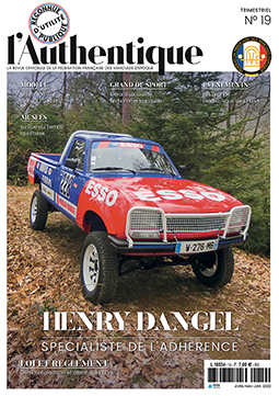 No 01 de l'Authentique avec une couverture d'une 4CV RENAULT